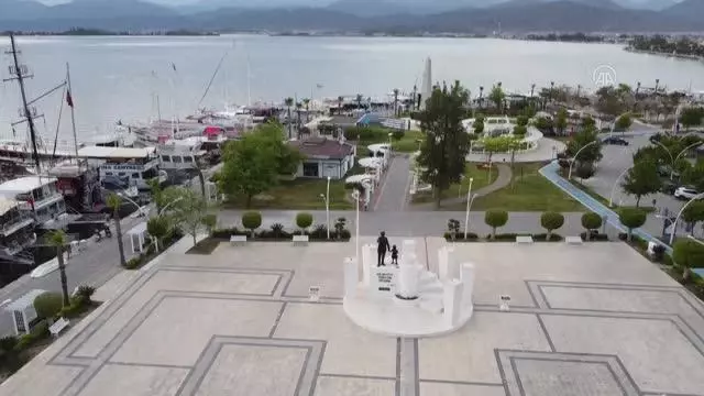Drone - Fethiye'de sahiller, meydanlar ve caddeler sessizliğe büründü Drone - Fethiye'de sahiller, meydanlar ve caddeler sessizliğe büründü