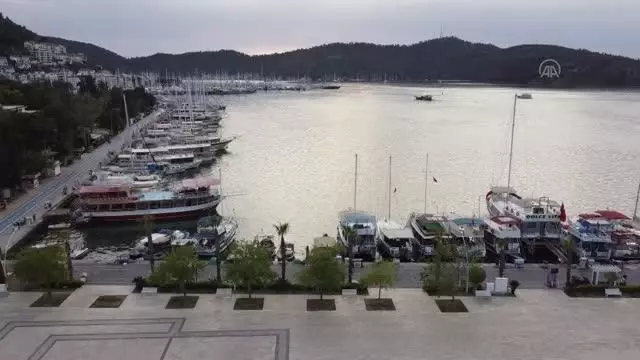 Drone - Fethiye'de sahiller, meydanlar ve caddeler sessizliğe büründü Drone - Fethiye'de sahiller, meydanlar ve caddeler sessizliğe büründü