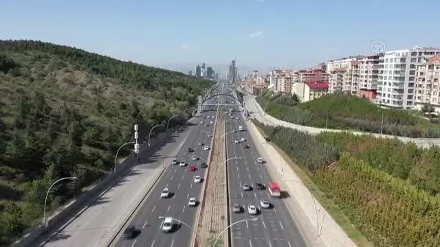 (DRONE) 'Tam kapanma' öncesi Mevlana Bulvarı üzerindeki trafik yoğunluğu (DRONE) 'Tam kapanma' öncesi Mevlana Bulvarı üzerindeki trafik yoğunluğu