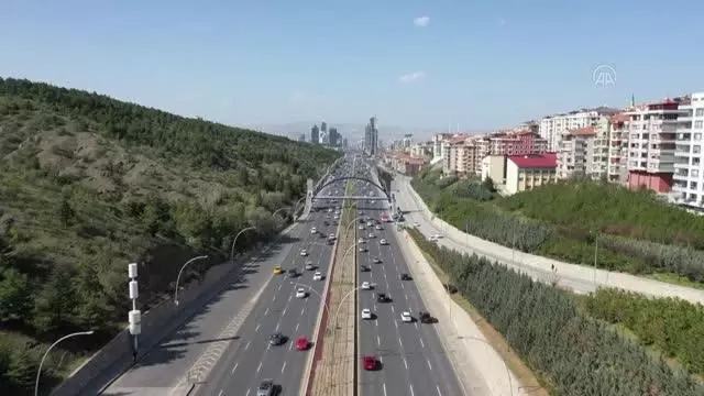 (DRONE) 'Tam kapanma' öncesi Mevlana Bulvarı üzerindeki trafik yoğunluğu (DRONE) 'Tam kapanma' öncesi Mevlana Bulvarı üzerindeki trafik yoğunluğu