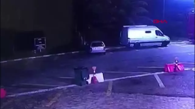 DÜZCE DİNLENME TESİSİNDE OTOMOBİLDEN İNEN KADIN GERİ DÖNMEDİ DÜZCE DİNLENME TESİSİNDE OTOMOBİLDEN İNEN KADIN GERİ DÖNMEDİ