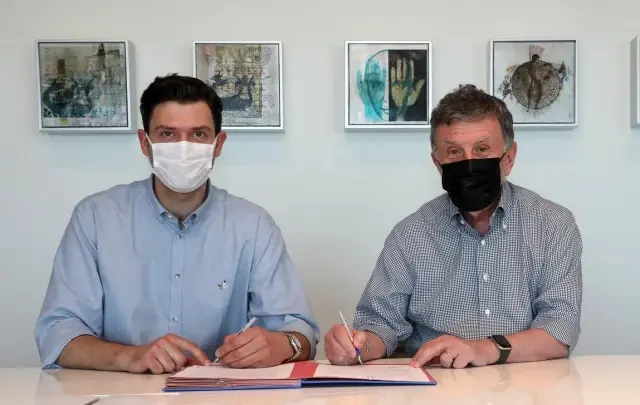 Eczacıbaşı VitrA'nın yeni hocası Ferhat Akbaş Eczacıbaşı VitrA'nın yeni hocası Ferhat Akbaş