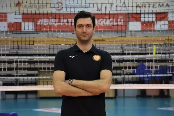 Eczacıbaşı VitrA, antrenör Ferhat Akbaş ile 2 yıllığına anlaştı Eczacıbaşı VitrA, antrenör Ferhat Akbaş ile 2 yıllığına anlaştı