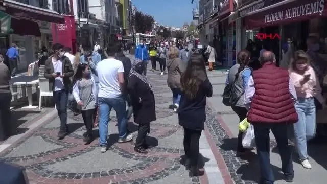 EDİRNE'DE TAM KAPANMAYA SAATLER KALA SOKAKLARDA YOĞUNLUK OLUŞTU EDİRNE'DE TAM KAPANMAYA SAATLER KALA SOKAKLARDA YOĞUNLUK OLUŞTU