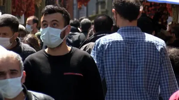 EMİNÖNÜ'NDE SON GÜN YOĞUNLUĞU EMİNÖNÜ'NDE SON GÜN YOĞUNLUĞU