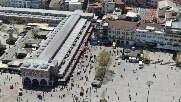 EMİNÖNÜ'NDE SON GÜN YOĞUNLUĞU EMİNÖNÜ'NDE SON GÜN YOĞUNLUĞU