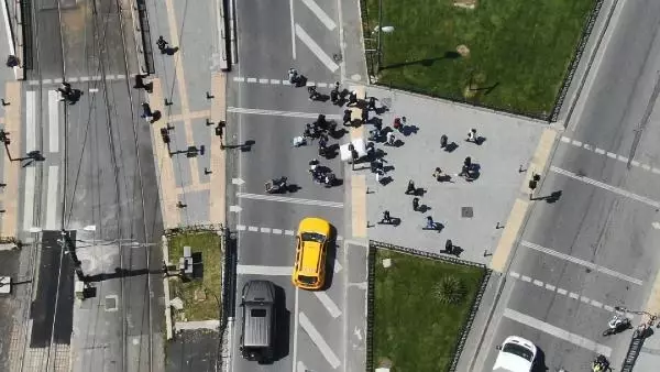 EMİNÖNÜ'NDE SON GÜN YOĞUNLUĞU EMİNÖNÜ'NDE SON GÜN YOĞUNLUĞU
