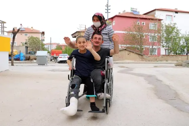 En büyük hayaline kavuştu, artık onların da asansörlü bir evi var En büyük hayaline kavuştu, artık onların da asansörlü bir evi var
