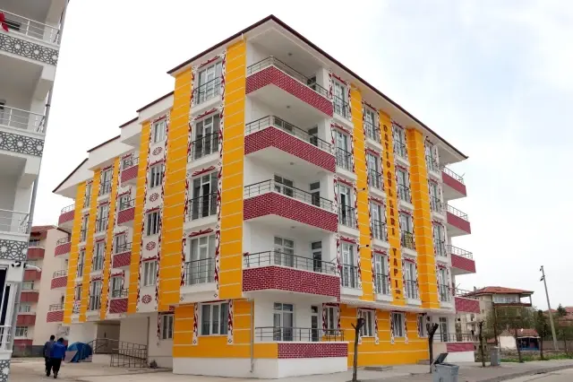 En büyük hayaline kavuştu, artık onların da asansörlü bir evi var En büyük hayaline kavuştu, artık onların da asansörlü bir evi var