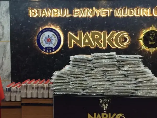 ESENYURT VE ARNAVUTKÖY'DE 109 KİLO UYUŞTURUCU ELE GEÇİRİLDİ ESENYURT VE ARNAVUTKÖY'DE 109 KİLO UYUŞTURUCU ELE GEÇİRİLDİ