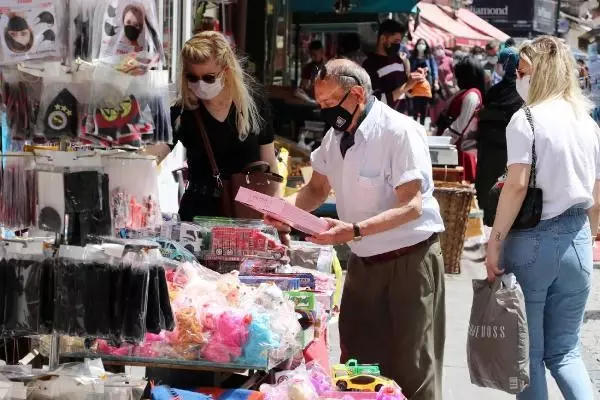 ESKİŞEHİR'DE, 'TAM KAPANMA' ÖNCESİ ALIŞVERİŞ YOĞUNLUĞU ESKİŞEHİR'DE, 'TAM KAPANMA' ÖNCESİ ALIŞVERİŞ YOĞUNLUĞU