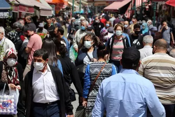 ESKİŞEHİR'DE, 'TAM KAPANMA' ÖNCESİ ALIŞVERİŞ YOĞUNLUĞU ESKİŞEHİR'DE, 'TAM KAPANMA' ÖNCESİ ALIŞVERİŞ YOĞUNLUĞU