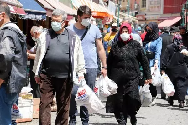 ESKİŞEHİR'DE, 'TAM KAPANMA' ÖNCESİ ALIŞVERİŞ YOĞUNLUĞU ESKİŞEHİR'DE, 'TAM KAPANMA' ÖNCESİ ALIŞVERİŞ YOĞUNLUĞU