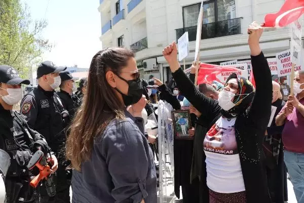 Eyleme katılan ailelerden, Biden'ın açıklamasına destek veren HDP'ye tepki Eyleme katılan ailelerden, Biden'ın açıklamasına destek veren HDP'ye tepki