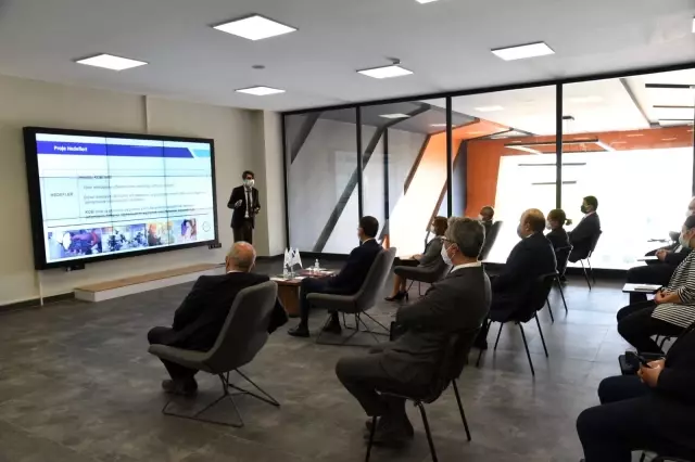 Gaziantep Büyükşehir Belediyesi ile GSO Model Fabrika'da iş birliğine gidiyor Gaziantep Büyükşehir Belediyesi ile GSO Model Fabrika'da iş birliğine gidiyor
