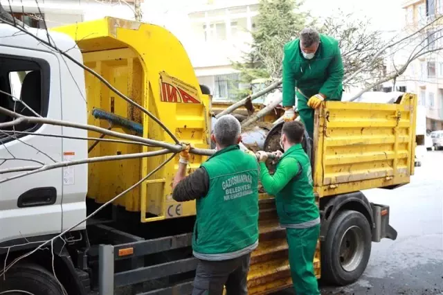 Gaziosmanpaşa'da tam kapanmada temizlik, dezenfekte ve çevre düzenlemeleri kesintisiz sürecek Gaziosmanpaşa'da tam kapanmada temizlik, dezenfekte ve çevre düzenlemeleri kesintisiz sürecek