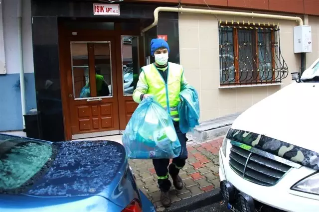 Gaziosmanpaşa'da tam kapanmada temizlik, dezenfekte ve çevre düzenlemeleri kesintisiz sürecek Gaziosmanpaşa'da tam kapanmada temizlik, dezenfekte ve çevre düzenlemeleri kesintisiz sürecek