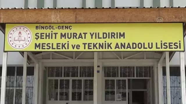 Gönüllüler ihtiyaç sahibi ailelere destek için oyuncak yapıyor Gönüllüler ihtiyaç sahibi ailelere destek için oyuncak yapıyor
