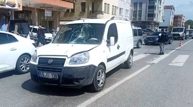 Hafif ticari aracın çarptığı bisiklet sürücüsü yaralandı Hafif ticari aracın çarptığı bisiklet sürücüsü yaralandı