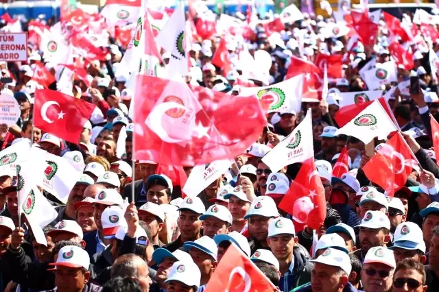 HAK-İŞ Başkanı Arslan: 'Yeni ve tam bir anayasanın hayata geçirilmesini istiyoruz' HAK-İŞ Başkanı Arslan: 'Yeni ve tam bir anayasanın hayata geçirilmesini istiyoruz'