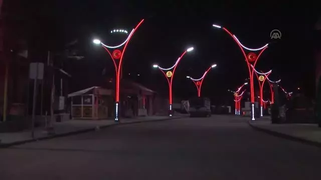 Hakkari'de cadde ve sokaklar boş kaldı Hakkari'de cadde ve sokaklar boş kaldı