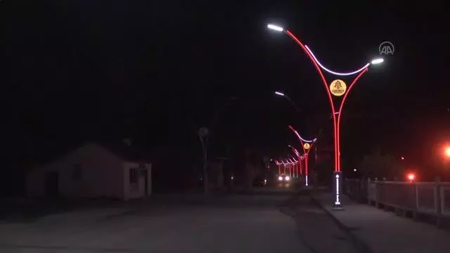 Hakkari'de cadde ve sokaklar boş kaldı Hakkari'de cadde ve sokaklar boş kaldı