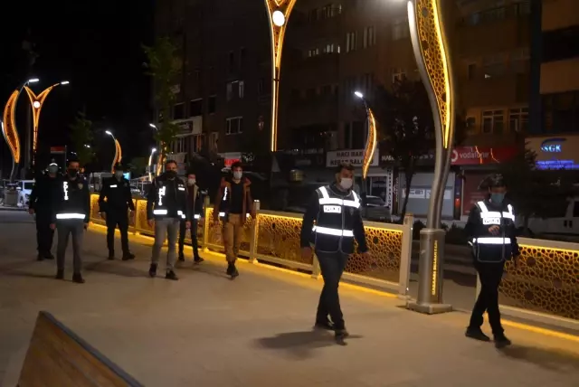 Hakkari polisi gece denetiminde: Tam kapanma sonrası sokaklarda sessizlik Hakkari polisi gece denetiminde: Tam kapanma sonrası sokaklarda sessizlik