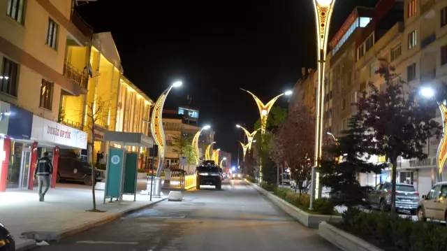 Hakkari polisi gece denetiminde: Tam kapanma sonrası sokaklarda sessizlik Hakkari polisi gece denetiminde: Tam kapanma sonrası sokaklarda sessizlik