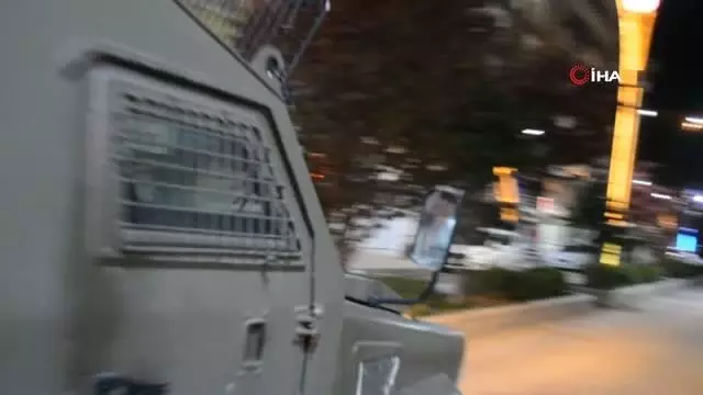 Hakkari polisi gece denetiminde: Tam kapanma sonrası sokaklarda sessizlik Hakkari polisi gece denetiminde: Tam kapanma sonrası sokaklarda sessizlik