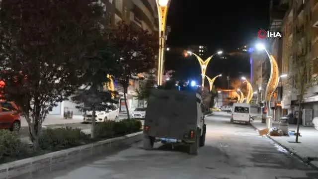 Hakkari polisi gece denetiminde: Tam kapanma sonrası sokaklarda sessizlik Hakkari polisi gece denetiminde: Tam kapanma sonrası sokaklarda sessizlik