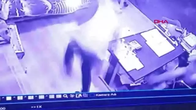 HALFETİ'DE BIÇAKLI VE SOPALI SALDIRI KAMERADA HALFETİ'DE BIÇAKLI VE SOPALI SALDIRI KAMERADA