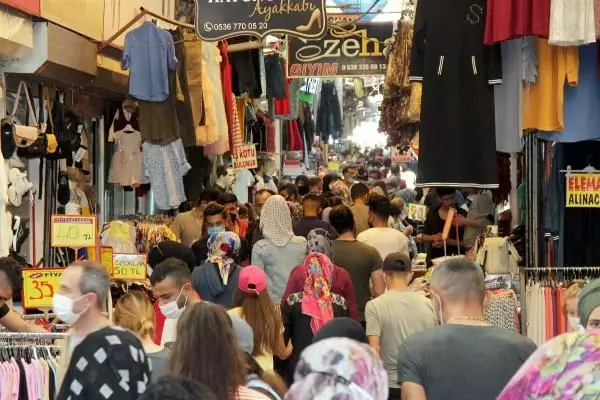 HATAY'DA KISITLAMA ÖNCESİ YOĞUNLUK, TARİHİ UZUN ÇARŞI DOLUP TAŞTI HATAY'DA KISITLAMA ÖNCESİ YOĞUNLUK, TARİHİ UZUN ÇARŞI DOLUP TAŞTI
