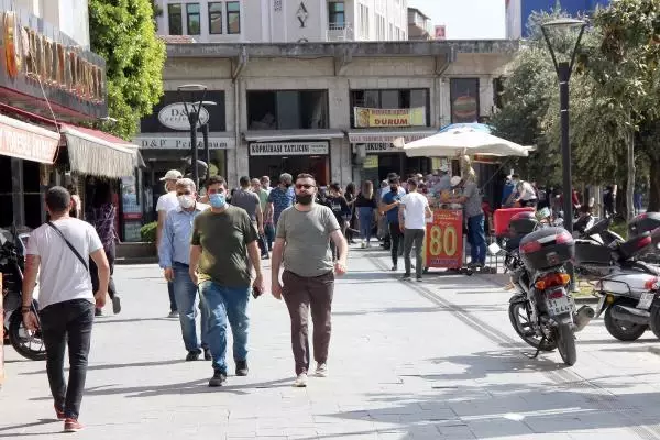 HATAY'DA KISITLAMA ÖNCESİ YOĞUNLUK, TARİHİ UZUN ÇARŞI DOLUP TAŞTI HATAY'DA KISITLAMA ÖNCESİ YOĞUNLUK, TARİHİ UZUN ÇARŞI DOLUP TAŞTI