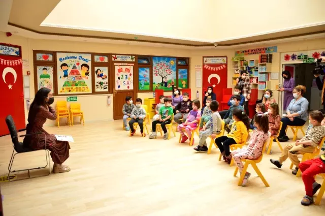 İlk öğretmenliğe başladığı okuldaki öğrencisini masal kahramanı yaptı İlk öğretmenliğe başladığı okuldaki öğrencisini masal kahramanı yaptı