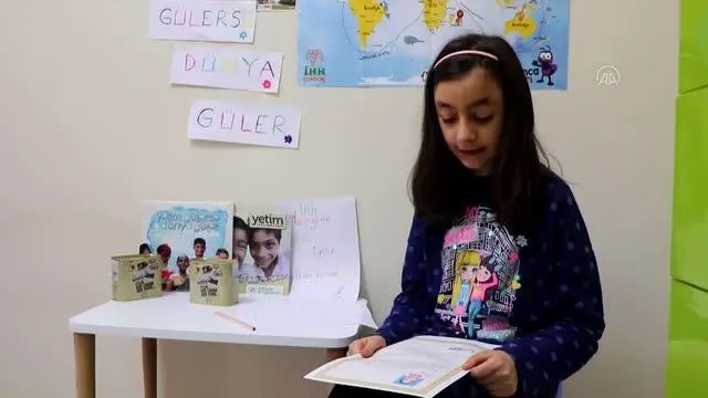 İlkokul öğrencisi Hayrunnisa 2 yıldır her ay harçlığını Filistinli Rahna'ya gönderiyor İlkokul öğrencisi Hayrunnisa 2 yıldır her ay harçlığını Filistinli Rahna'ya gönderiyor