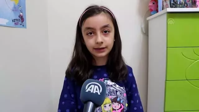 İlkokul öğrencisi Hayrunnisa 2 yıldır her ay harçlığını Filistinli Rahna'ya gönderiyor İlkokul öğrencisi Hayrunnisa 2 yıldır her ay harçlığını Filistinli Rahna'ya gönderiyor