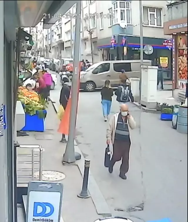 Son dakika haberleri! İstanbul'da yaşlı adamı 'terör örgütü' yalanıyla dolandıran çete çökertildi Son dakika haberleri! İstanbul'da yaşlı adamı 'terör örgütü' yalanıyla dolandıran çete çökertildi