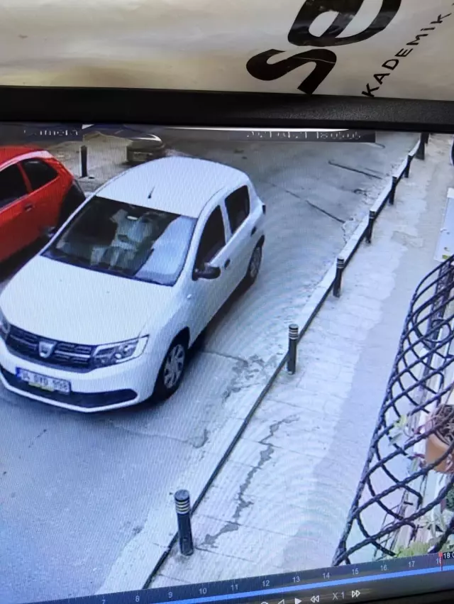 Son dakika haberleri! İstanbul'da yaşlı adamı 'terör örgütü' yalanıyla dolandıran çete çökertildi Son dakika haberleri! İstanbul'da yaşlı adamı 'terör örgütü' yalanıyla dolandıran çete çökertildi