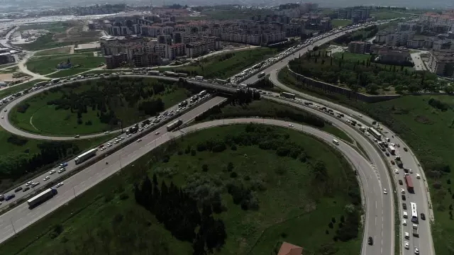 İstanbul-İzmir otobanı durma noktasına geldi İstanbul-İzmir otobanı durma noktasına geldi