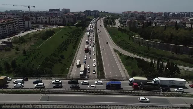 İstanbul-İzmir otobanı durma noktasına geldi İstanbul-İzmir otobanı durma noktasına geldi
