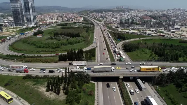 İstanbul-İzmir otobanı durma noktasına geldi İstanbul-İzmir otobanı durma noktasına geldi