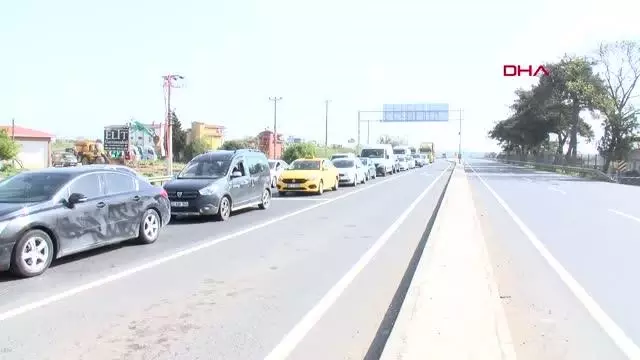 İstanbul-Tekirdağ yolunda araç kuyruğu İstanbul-Tekirdağ yolunda araç kuyruğu