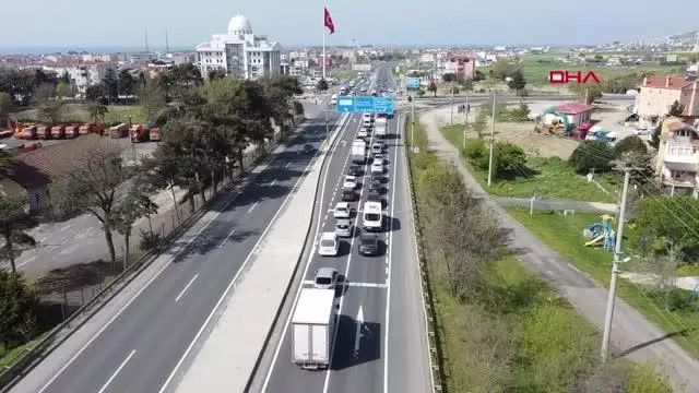İstanbul-Tekirdağ yolunda araç kuyruğu İstanbul-Tekirdağ yolunda araç kuyruğu