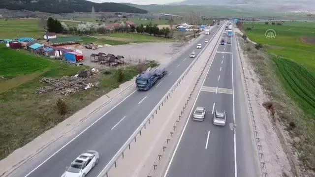 Tam kapanma öncesi Ankara-Çankırı kara yolunda yoğunluk Tam kapanma öncesi Ankara-Çankırı kara yolunda yoğunluk