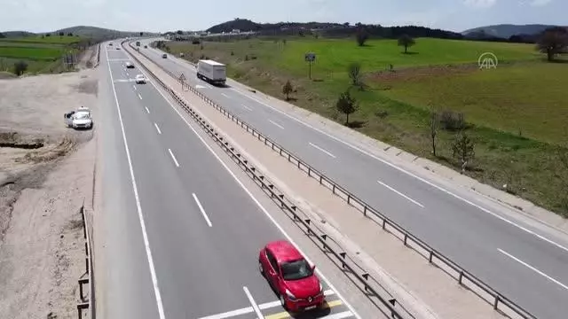 Tam kapanma öncesi Ankara-Çankırı kara yolunda yoğunluk Tam kapanma öncesi Ankara-Çankırı kara yolunda yoğunluk