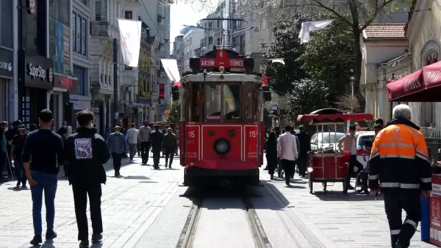 - İstiklal Caddesi'nde kapanma yoğunluğu - İstiklal Caddesi'nde kapanma yoğunluğu