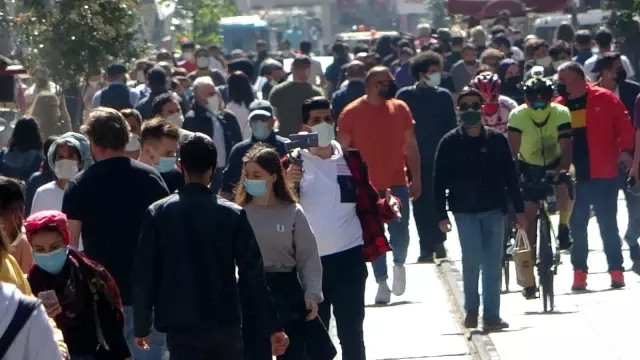 - İstiklal Caddesi'nde kapanma yoğunluğu - İstiklal Caddesi'nde kapanma yoğunluğu