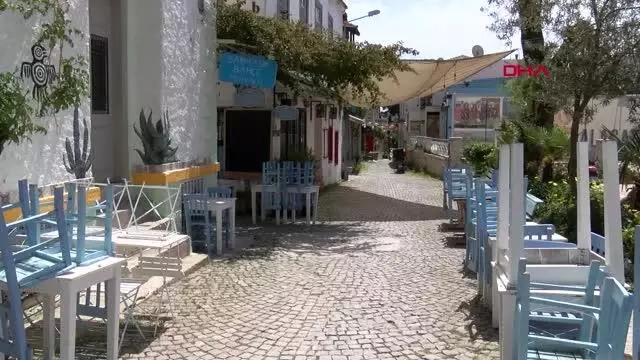 İZMİR ÇEŞME'DE '17 GÜNLÜK TATİL PAKETLERİ ' BEKLENEN İLGİYİ GÖRMEDİ İZMİR ÇEŞME'DE '17 GÜNLÜK TATİL PAKETLERİ ' BEKLENEN İLGİYİ GÖRMEDİ