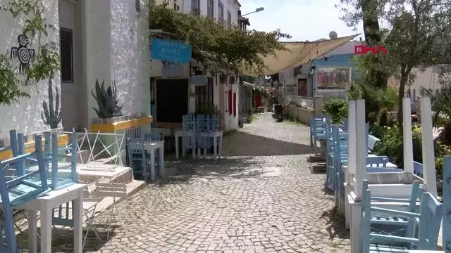 İZMİR ÇEŞME'DE '17 GÜNLÜK TATİL PAKETLERİ ' BEKLENEN İLGİYİ GÖRMEDİ İZMİR ÇEŞME'DE '17 GÜNLÜK TATİL PAKETLERİ ' BEKLENEN İLGİYİ GÖRMEDİ
