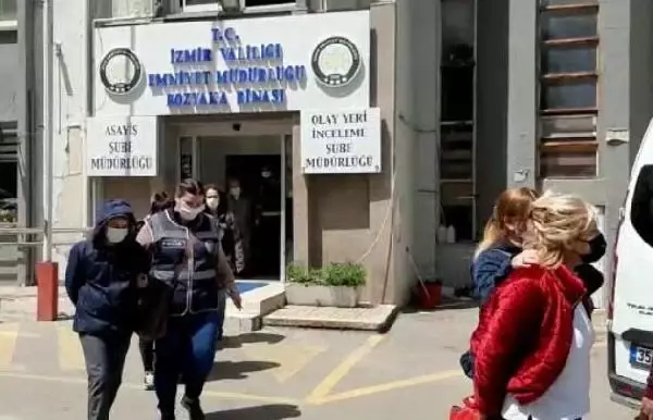İZMİR DEPREMİYLE İLGİLİ GÖZALTI SAYISI 19'A YÜKSELDİ İZMİR DEPREMİYLE İLGİLİ GÖZALTI SAYISI 19'A YÜKSELDİ